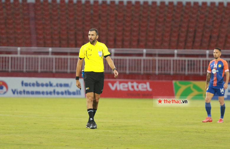 Trực tiếp Viettel 0-1 Hougang United: Chủ nhà thủng lưới trên chấm phạt đền - Ảnh 2