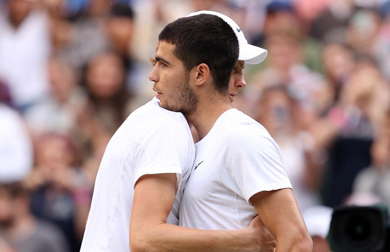 Alcaraz lỡ hẹn với Djokovic ở tứ kết Wimbledon 2022 sau trận thua Sinner - Ảnh 3