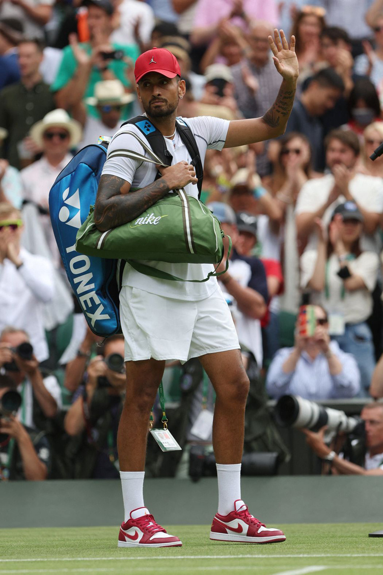 Nick Kyrgios vi phạm quy định về trang phục tại Wimbledon 2022 - Ảnh 1