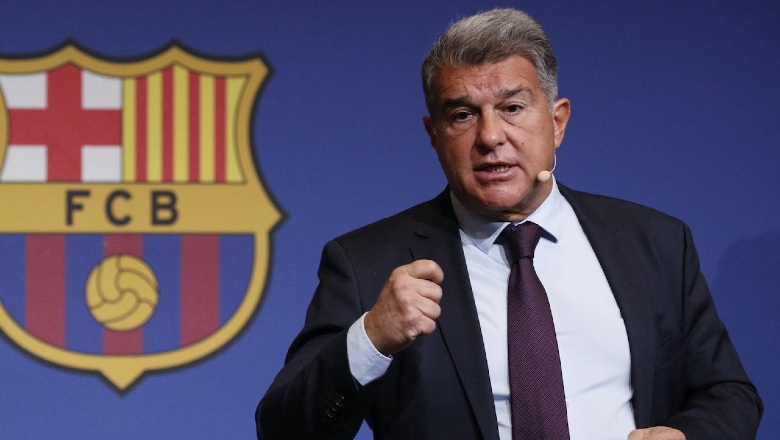 Chủ tịch Barca nói không bán De Jong dù câu lạc bộ nợ ngập đầu - Ảnh 9