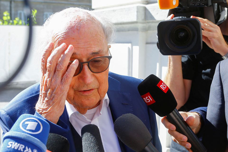 Cựu chủ tịch FIFA và UEFA được tuyên trắng án khỏi cáo buộc tham nhũng - Ảnh 1