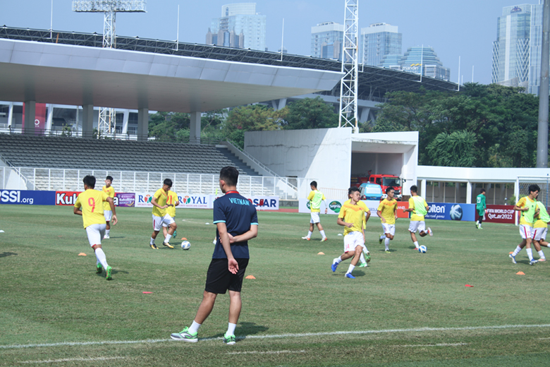 TRỰC TIẾP U19 Việt Nam 0-0 U19 Myanmar: Văn Trường, Quốc Việt đá chính - Ảnh 2