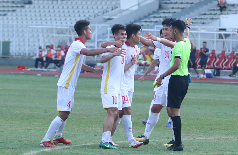 TRỰC TIẾP U19 Việt Nam 2-0 U19 Myanmar: Đội bóng áo đỏ kiểm soát thế trận - Ảnh 5