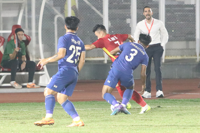 TRỰC TIẾP U19 Việt Nam 0-0 U19 Thái Lan: Quốc Việt bỏ lỡ cơ hội đối mặt - Ảnh 6