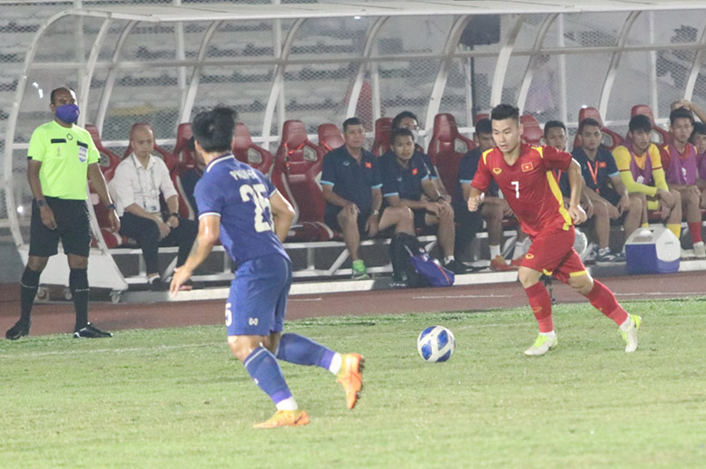 TRỰC TIẾP U19 Việt Nam 0-0 U19 Thái Lan: Quốc Việt bỏ lỡ cơ hội đối mặt - Ảnh 7