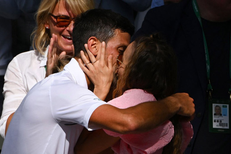 Djokovic vô địch Wimbledon 2022 đúng dịp kỷ niệm 8 năm ngày cưới - Ảnh 2