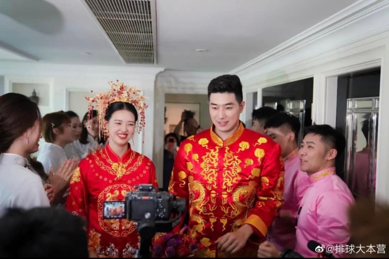 Đám cưới đệ nhất mỹ nhân bóng chuyền Trung Quốc Zhang Changning - Ảnh 2