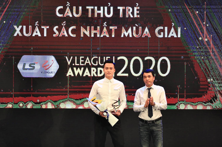 Bùi Hoàng Việt Anh là ai? Tiểu sử và sự nghiệp của trung vệ ĐT U23 Việt Nam và Hà Nội FC - Ảnh 2