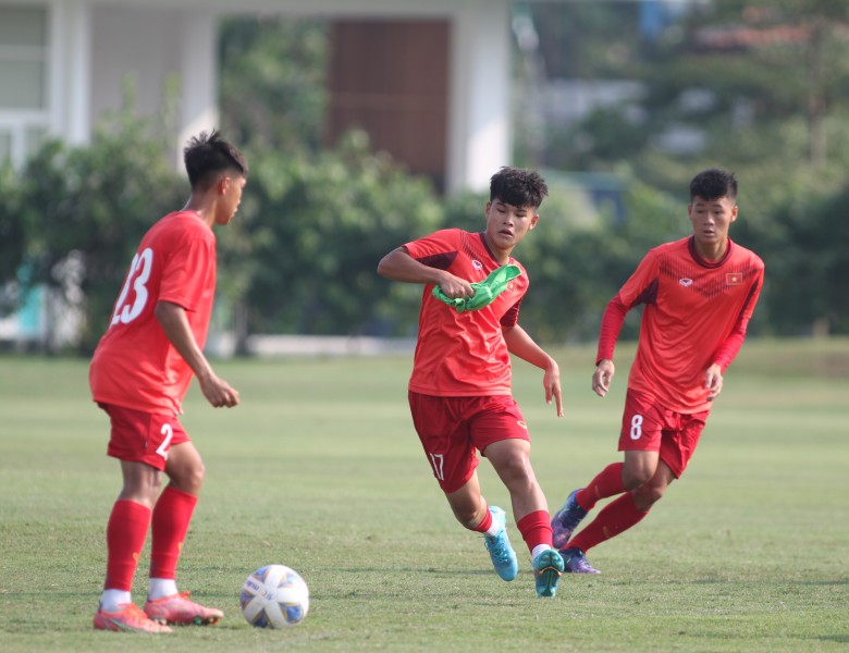 U16 Việt Nam tập chiến thuật rèn đấu U16 Philippines - Ảnh 17
