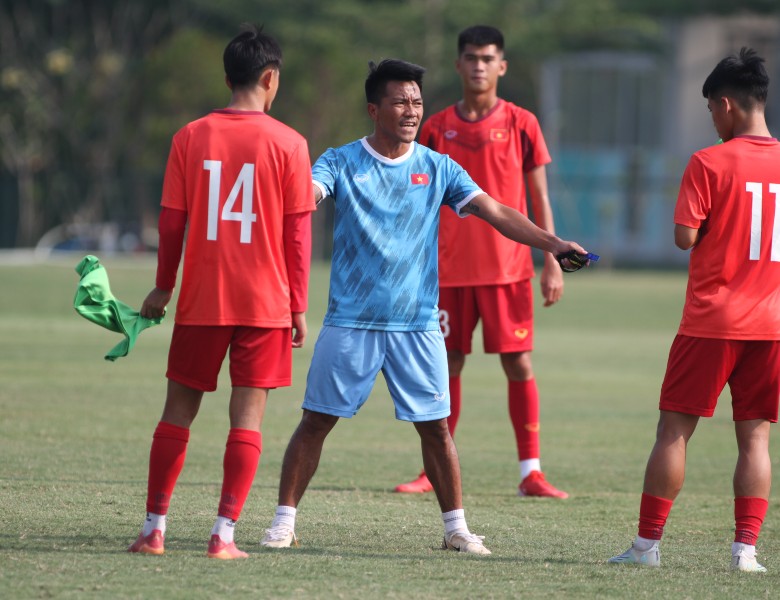 U16 Việt Nam tập chiến thuật rèn đấu U16 Philippines - Ảnh 21