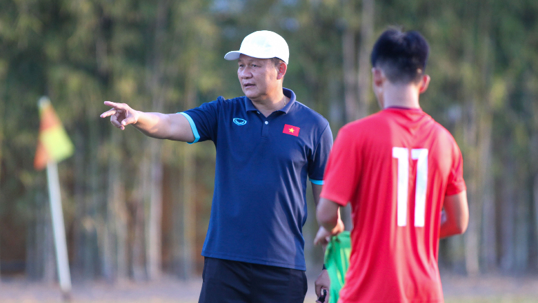 U16 Việt Nam tập lùi giờ, chuẩn bị cho trận ‘chung kết bảng đấu’ với Indonesia - Ảnh 1