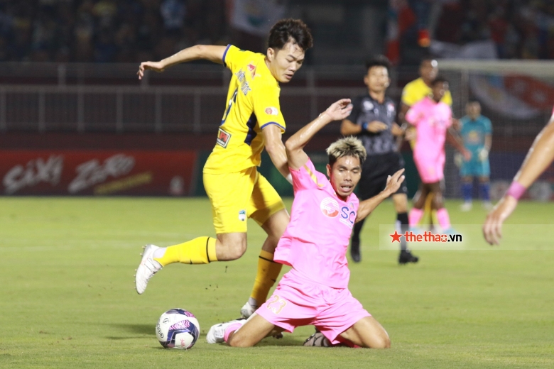 Kết quả V.League Sài Gòn vs HAGL: Công Phượng mang về 3 điểm - Ảnh 6