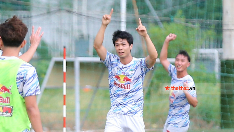 Nguyễn Công Phượng là ai? Tiểu sử, sự nghiệp ‘Messi Việt Nam’ đang thi đấu cho HAGL - Ảnh 2
