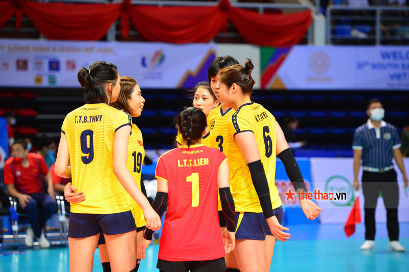Đội tuyển bóng chuyền nữ Việt Nam giao hữu với đội tuyển bóng chuyền nữ Thái Lan - Ảnh 1