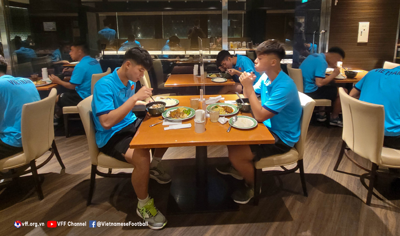 ĐT U20 Việt Nam đã tới Nhật Bản tập huấn trước thềm vòng loại U20 châu Á - Ảnh 4
