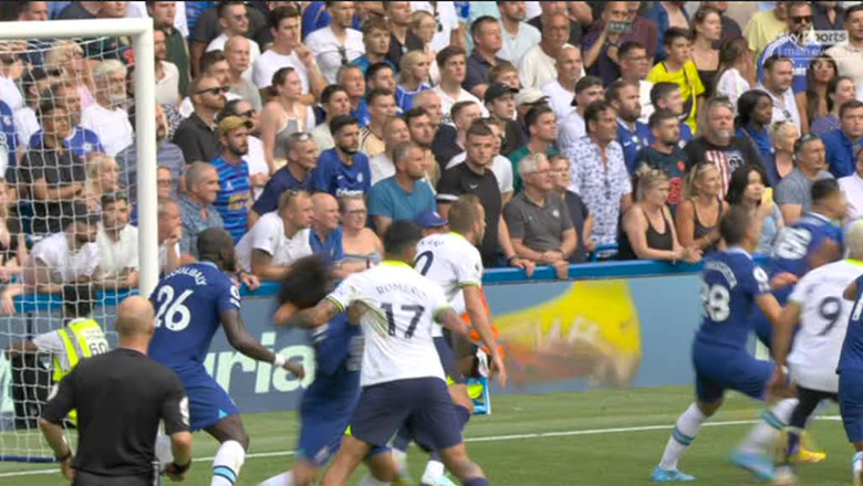 Cucurella bị Romero giật tóc trong trận hòa kịch tính giữa Chelsea và Tottenham - Ảnh 2
