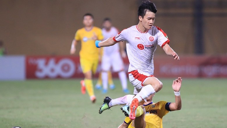 Hoàng Đức tái hiện siêu phẩm của Bergkamp - Ảnh 1
