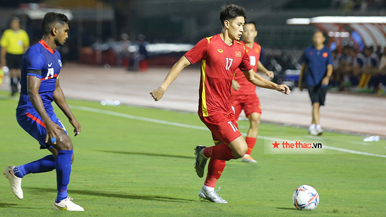 TRỰC TIẾP Việt Nam 0-0 Singapore: Văn Quyết đá chính - Ảnh 2