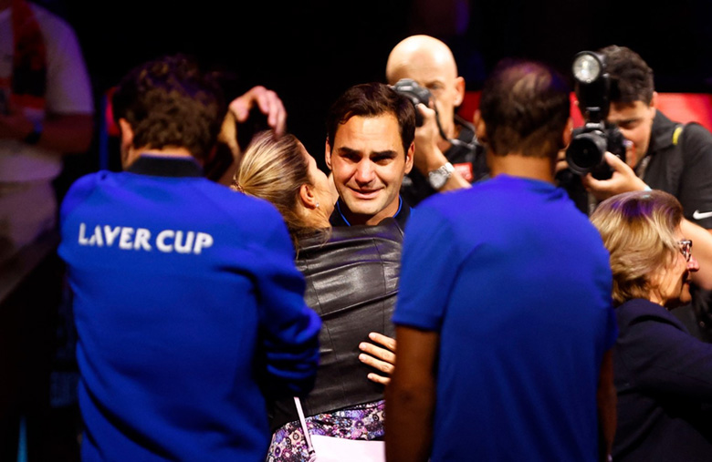 Federer khóc nức nở trong ngày giải nghệ - Ảnh 2