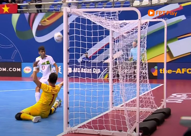 TRỰC TIẾP Futsal Việt Nam 0-0 Iran: Hồ Văn ý trổ tài - Ảnh 4