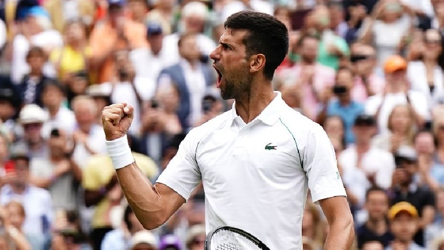 Djokovic ngược dòng không tưởng trước Sinner, giành vé đầu tiên vào bán kết Wimbledon