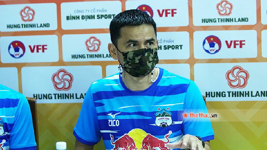 nguyễn đức việt hagl HLV Kiatisuk: Đức Việt mới 17 tuổi nhưng là cầu thủ có tiềm năng rất lớn của bóng đá Việt Nam