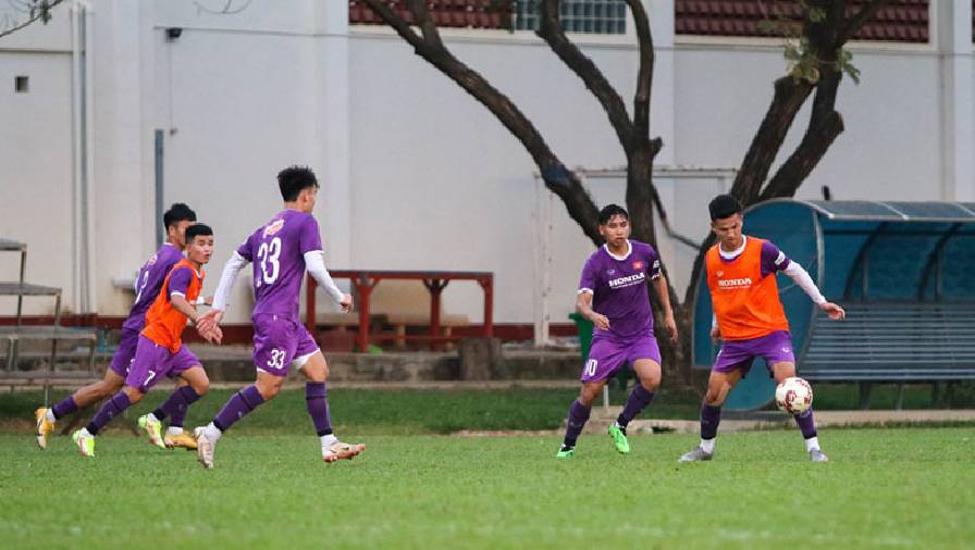 việt nam vs singapore U23 Việt Nam dành 1 tiếng rưỡi rèn thể lực, luyện bài vở trước trận gặp Singapore