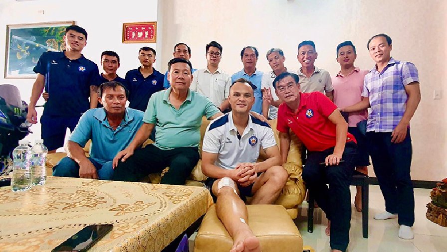 hùng dũng bị chấn thương SHB Đà Nẵng tặng 200 triệu cho thủ môn bị gãy chân