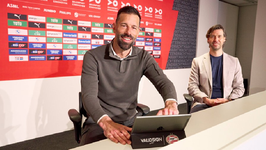 van nistelrooy mu Huyền thoại MU Van Nistelrooy trở lại dẫn dắt đội bóng cũ